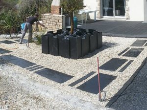 Un jardin moderne et zen à Colpo