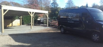 La structure en pin traité La structure en pin traité