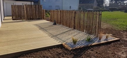 Jardinières en traverses bois et graminées Jardinières en traverses bois et graminées