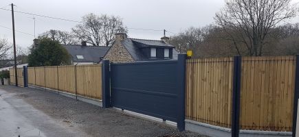 portail motorisé aluminium RAL 7016 portail motorisé aluminium RAL 7016