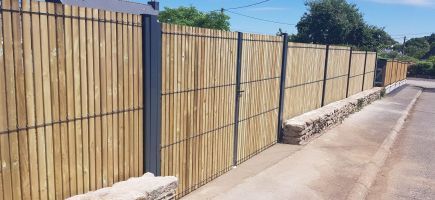 Clôture panneaux grillagés occultants bois 56 Vannes Auray Clôture panneaux grillagés occultants bois 56 Vannes Auray