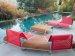 Salon de jardin design en bord de piscine