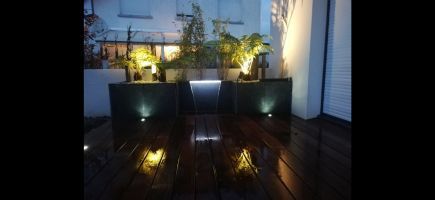 Eclairage jardin nuit avec lame d'eau inox Eclairage jardin nuit avec lame d'eau inox