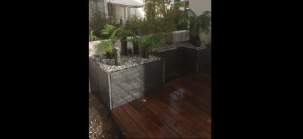 Jardinière ardoise avec lame d'eau et pompe Jardinière ardoise avec lame d'eau et pompe