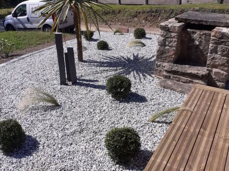 Massif sans entretien. Gravillons. Morbihan-Paysagiste Grand Champ Massif sans entretien. Gravillons. Morbihan-Paysagiste Grand Champ