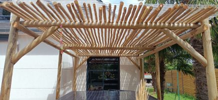 Paysagiste Vannes pose pergola eucalyptus Paysagiste Vannes pose pergola eucalyptus