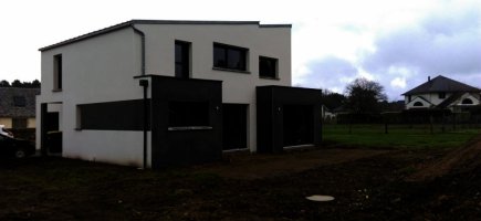 Le terrain, juste après la construction (Grand-Champ) Le terrain, juste après la construction (Grand-Champ)