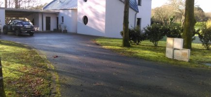 Entrée du jardin sans clôture Entrée du jardin sans clôture