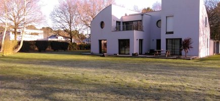 Jardin d'une maison contemporaine à Kervignac (56) Jardin d'une maison contemporaine à Kervignac (56)