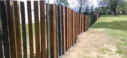 200m de clôture bois, schiste et grillage 200m de clôture bois, schiste et grillage