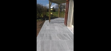 Dallage en grès cérame et pergola Dallage en grès cérame et pergola